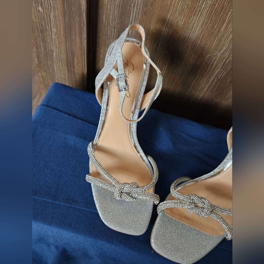 Badgley Mischka Glittering Silver Knot Heels - Picture 2 of 7